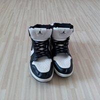 Високи кецове Nike Air Jordan 41 номер, снимка 3 - Спортни обувки - 36674196