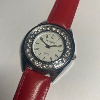 ЧИСТО НОВ Дамски часовник Present отлично работещ идеален за подарък естествена кожа, снимка 1 - Дамски - 43750707