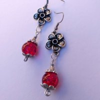 Красиви дълги обеци в цвят Сребро с цветя и рубинено-червени кракъл мъниста , снимка 10 - Обеци - 27460091