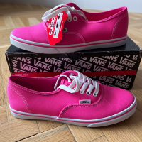 Чисто нови кецове Vans - дамски, снимка 1 - Кецове - 44875171