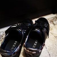 Обувки Guess, снимка 4 - Дамски ежедневни обувки - 38303016