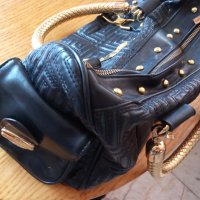 Продавам дамска чанта Версаче,черна,неупотребявана!, снимка 2 - Чанти - 40881946