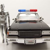 Chevrolet Caprice Metropolitan Police 1987 Terminator 2 - 1:18 на Greenlight моделът е нов в кутия, снимка 7 - Колекции - 43365849