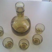 Ракиен комплект от бутилка с тапа, 5 чашки от зелено стъкло, снимка 5 - Чаши - 33174248