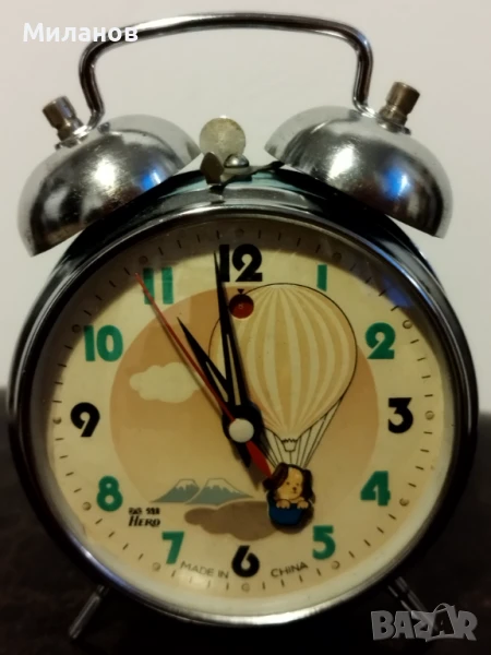 Стар механичен анимиран будилник, настолен часовник, снимка 1