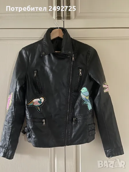 Яке кожено черно с аппликация размер М, снимка 1