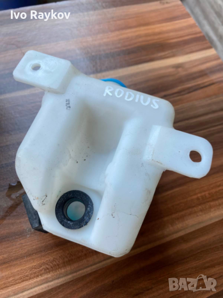 Казанче и помпичка, чистачки Ssangyong Rodius, снимка 1