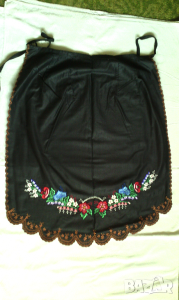 Престилка, Престилки. Ръчно везана с много любов .Размери  - 60/73см. Не ползвана., снимка 1