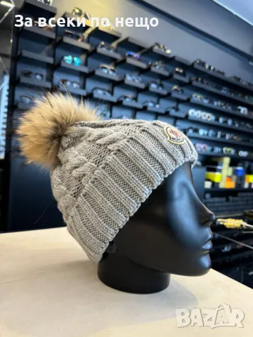 Зимна шапка с пискюл Moncler - Налични различни цветове Код D1025, снимка 4 - Шапки - 47401304