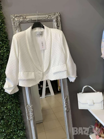 късо сако с камъни , снимка 2 - Сака - 50874285