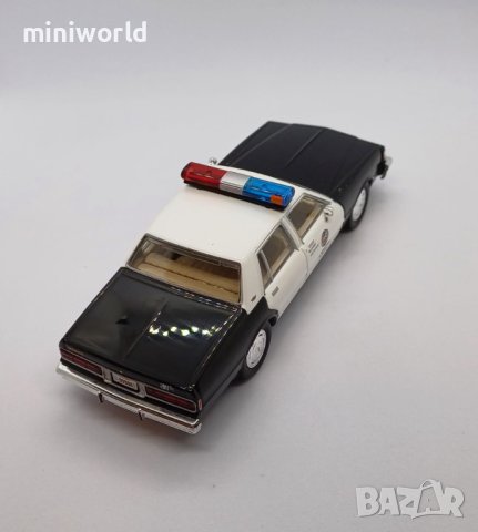 Chevrolet Caprice Metropoliten Police 1987 от филма Терминатор-2 - мащаб 1:43 Greenlight нов в кутия, снимка 6 - Колекции - 44065425