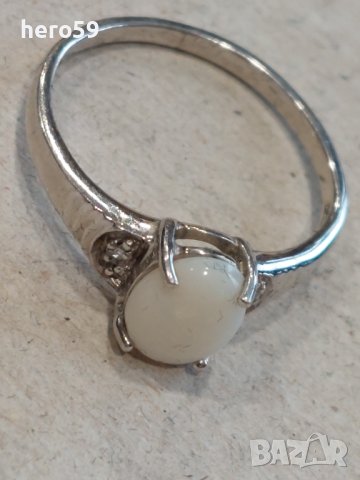 Дамски сребърен пръстен с опал и две малки диаматчета, снимка 4 - Пръстени - 43960218