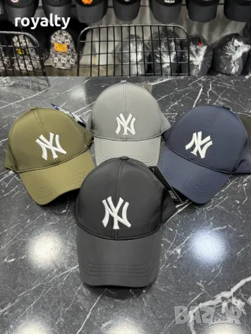 Шапки с козирка 