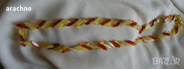 Колие от трицветен кехлибар, снимка 2 - Колиета, медальони, синджири - 36946280