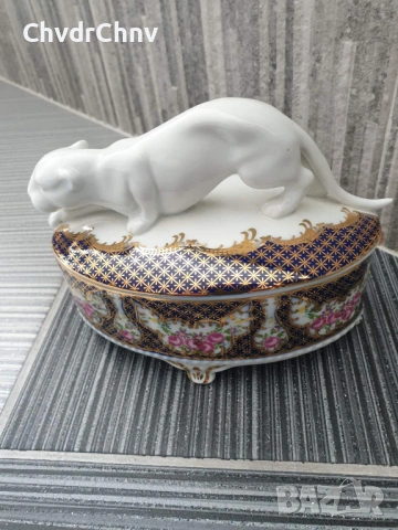 Имперска Русия бижутерка 16см/фигурална стара руска порцеланова кутия за бижута/тигър-пума, снимка 2 - Антикварни и старинни предмети - 53506328