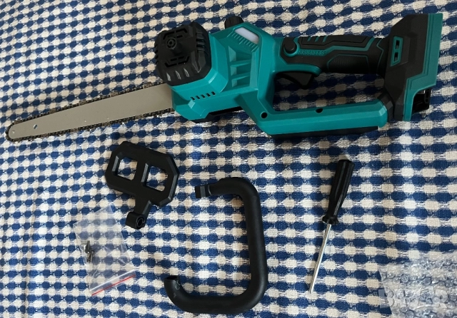 Нова безчеткова акомулаторна 12” резачка за дърва, снимка 2 - Други инструменти - 51550881