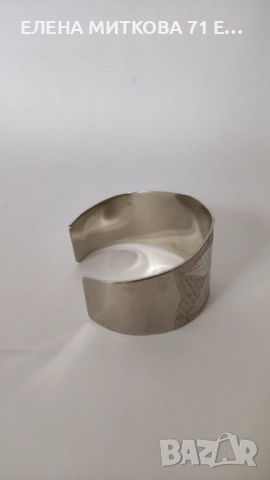 Широка гравирана гривна от сребрист метал, снимка 4 - Гривни - 52369307