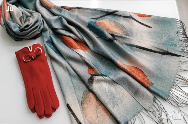 Комплект за подарък за Коледа, шал кашмир и ръкавичка , снимка 5 - Бижутерийни комплекти - 47947812