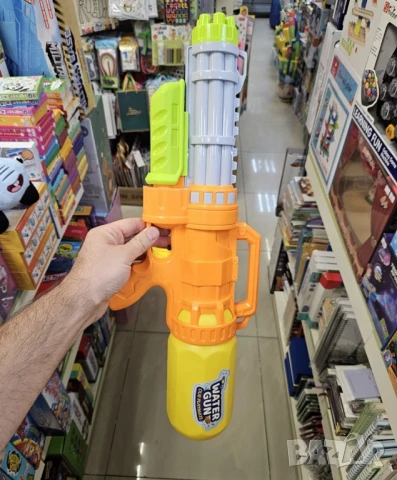 Голям воден пистолет, със седем дюзи