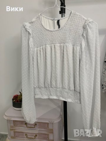 Блуза в размер M-L, снимка 2 - Блузи с дълъг ръкав и пуловери - 44096824