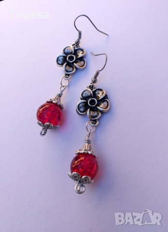 Красиви дълги обеци в цвят Сребро с цветя и рубинено-червени кракъл мъниста , снимка 10 - Обеци - 27460091