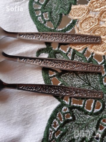 4 комплекта малки прибори:Велико Търново/Два с вилички за хапки, Японски с розички , снимка 6 - Прибори за хранене, готвене и сервиране - 32157344