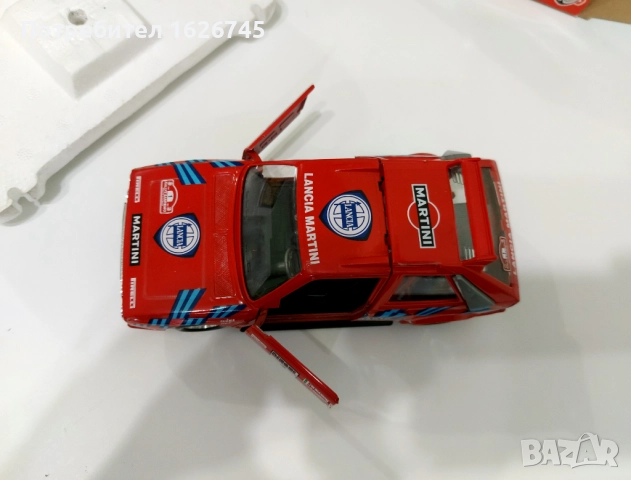 Lancia Delta S4 1:24 Bburago, снимка 7 - Колекции - 53002218