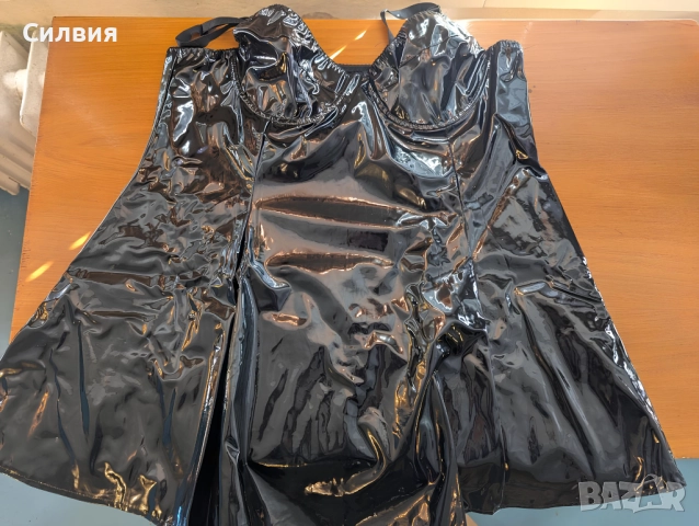 Нова черна лачена латексова дълга рокля от PVC лак, номер 44, размер L, снимка 2 - Рокли - 52414171