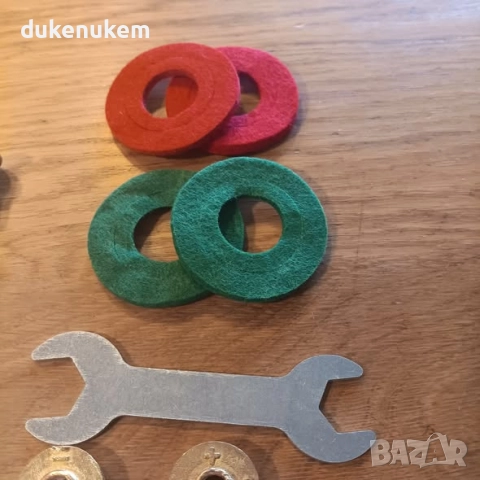 Комплект от 2 броя Бързоосвобождаващи клеми за акумулатор 12V – M8, месинг, антикорозионни подложки, снимка 10 - Аксесоари и консумативи - 52488923