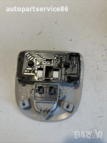 вътрешна лампа за четене за Fiat 500L, номер 735526421, за 1.3 Мултиджет, 2013 г, снимка 2 - Части - 53184882