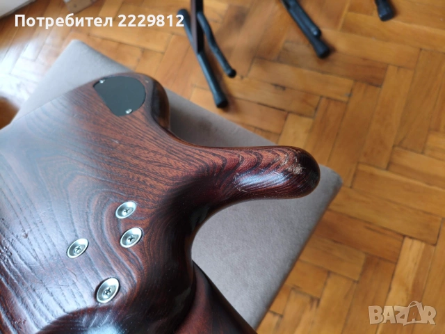 Бас китара Tanglewood с твърд куфар., снимка 9 - Китари - 53506377