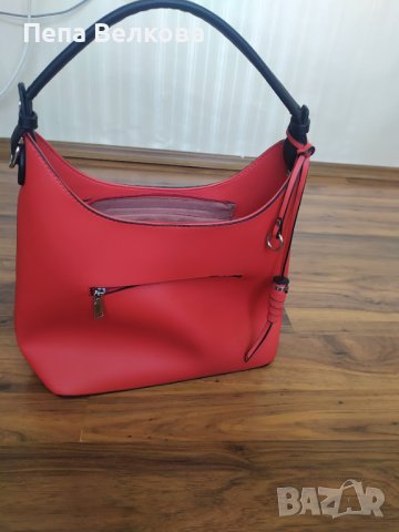 Прекрасна червена чанта, снимка 2 - Чанти - 43074247