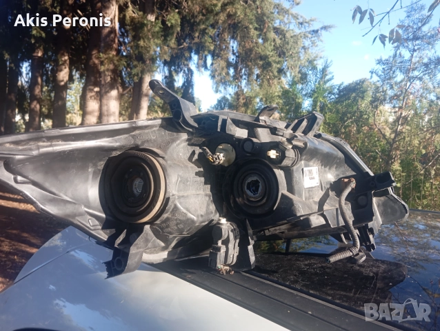 Toyota Auris 2010- Facelift Ляв Фар оригинален , снимка 2 - Части - 52224958