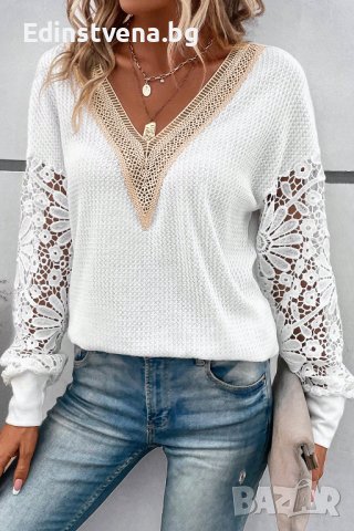Дамска блуза в бяло с ефектно деколте и бродирани ръкави, снимка 1 - Блузи с дълъг ръкав и пуловери - 43118094