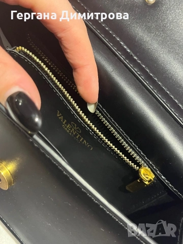 Valentino Garavani – черна чанта, снимка 6 - Чанти - 53222396