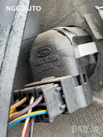 Бутон електрически огледала Форд Фокус 1 Ford Focus Mk1 93BG17B676BA, снимка 2 - Части - 48303158