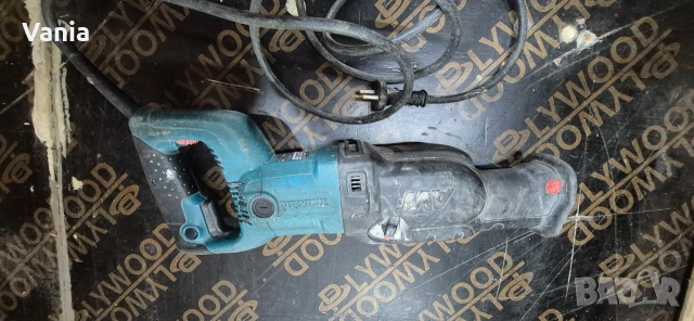 Саблен трион Makita , снимка 8 - Други инструменти - 52801688