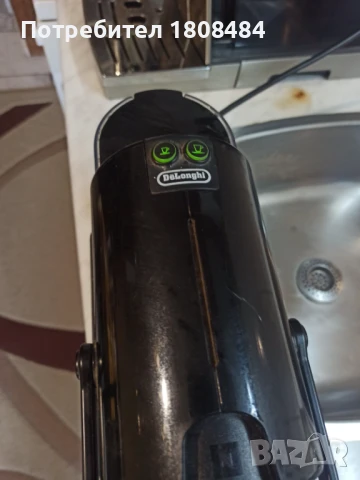 Кафе машина Делонги за капсули Неспресо, работи добре и прави супер кафе с каймак  , снимка 4 - Кафемашини - 51392852