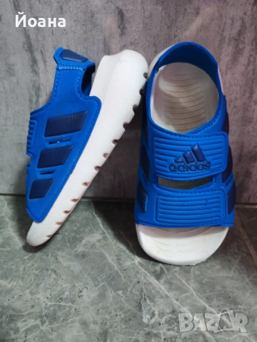  Сандали Adidas, за момче размер 26,15 см стелка. В отлично състояние. 