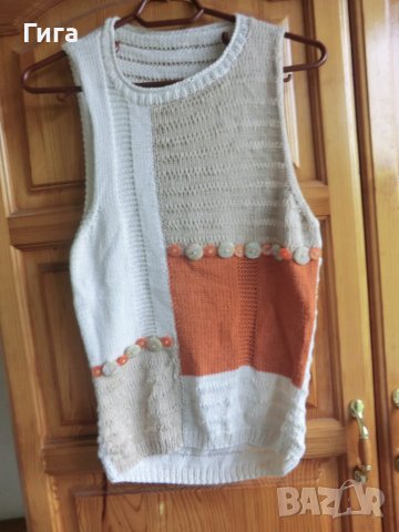 Пуловер без ръкави с копчета