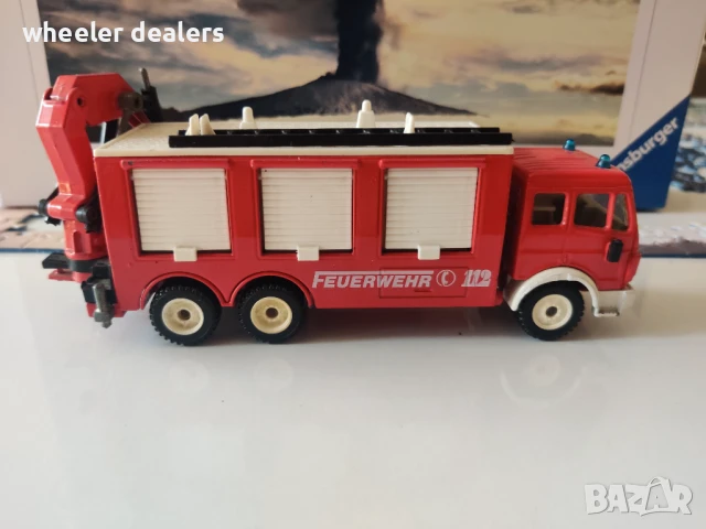 Метална количка SIKU Пожарна с кран Mercedes LKW 1:55, снимка 6 - Колекции - 50835790