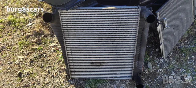 Интеркулер AH32 9L440 AB / AH32 8T000CJ Land Rover Discovery IV 3.0TD - 245к.с. 2016г SDV6 - 220лв