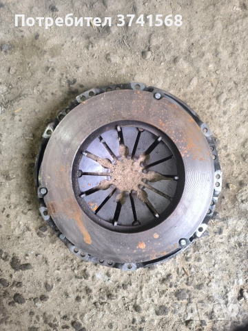 притескателен диск Volvo v40 1.9 115коня, снимка 2 - Части - 52793677