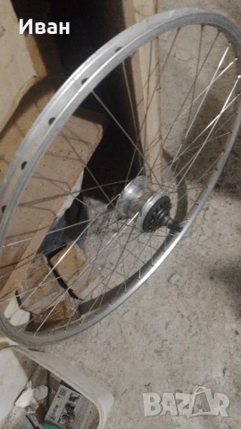 Няколко задни каплис главин и с вътрешни скорости .