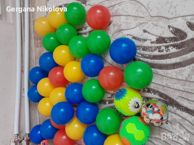 42 цветни малки топки в Детски топки в гр. Бургас - ID38137334 — Bazar.bg