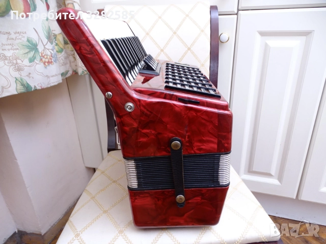 Акордеон Велтмайстер Стела 60 баса, снимка 5 - Акордеони - 52804827