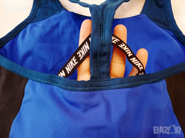 Nike бюстие L, снимка 3 - Спортни екипи - 53333724