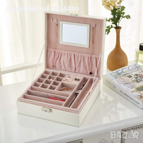 Красива кутия за бижута с много отделения и огледало