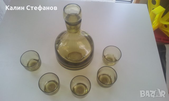 Ракиен комплект от бутилка с тапа, 5 чашки от зелено стъкло, снимка 5 - Чаши - 33174248