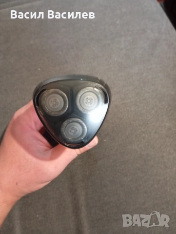Продавам електрическа самобръсначка PHILIPS 3000, снимка 4 - Електрически самобръсначки - 53291938
